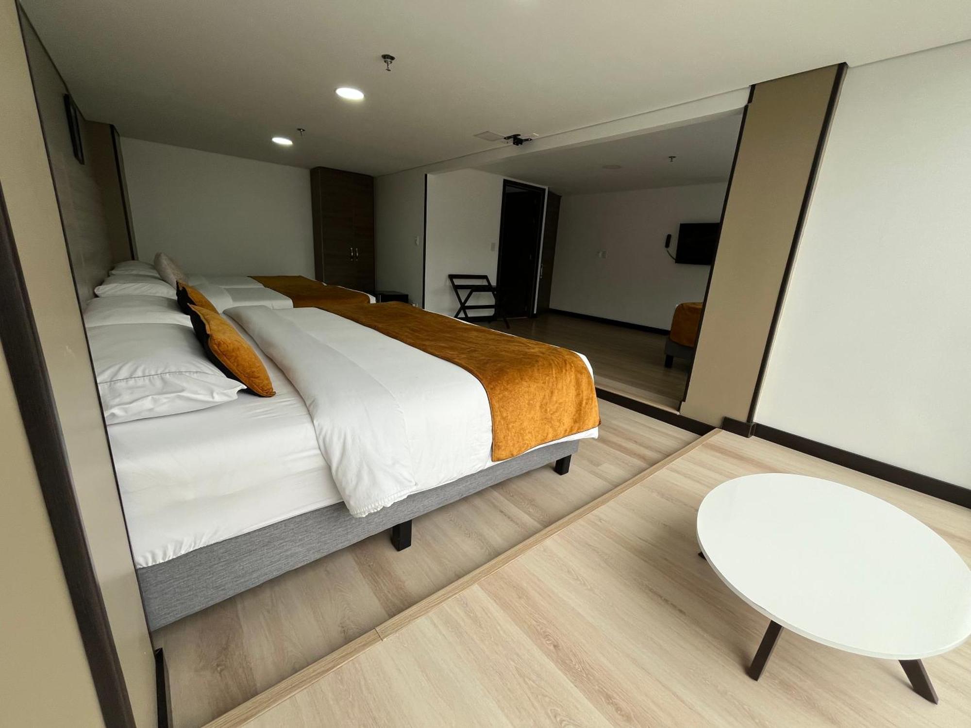 Hotel Wlh Gold Bogota — Photos 2